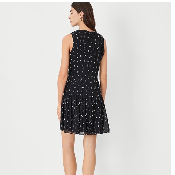 Ann Taylor Floral Pleated Flare Dress NWT - Picture 2 of 7